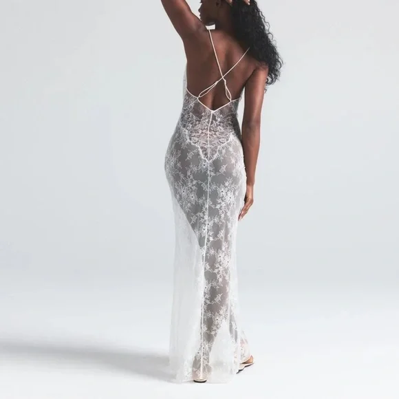 SKIMS White Lace Slip Dress - www.joarbit.com